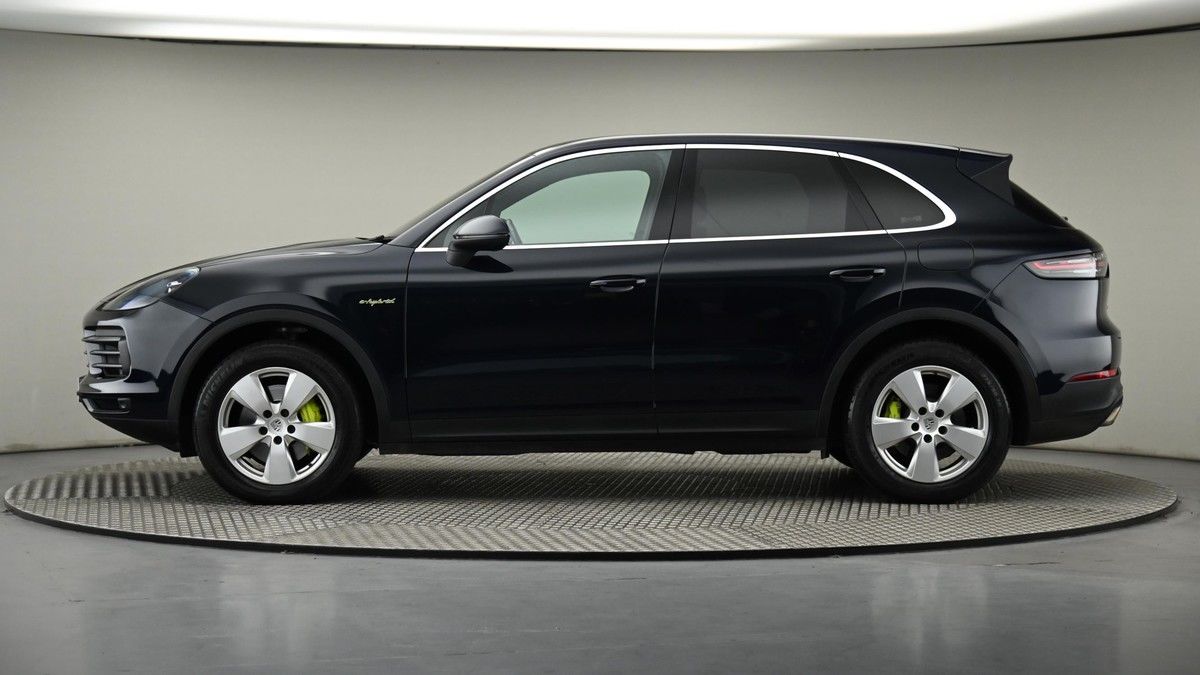Porsche Cayenne Image 46