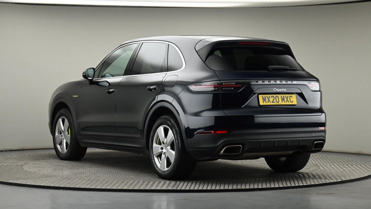 Porsche Cayenne Image 48