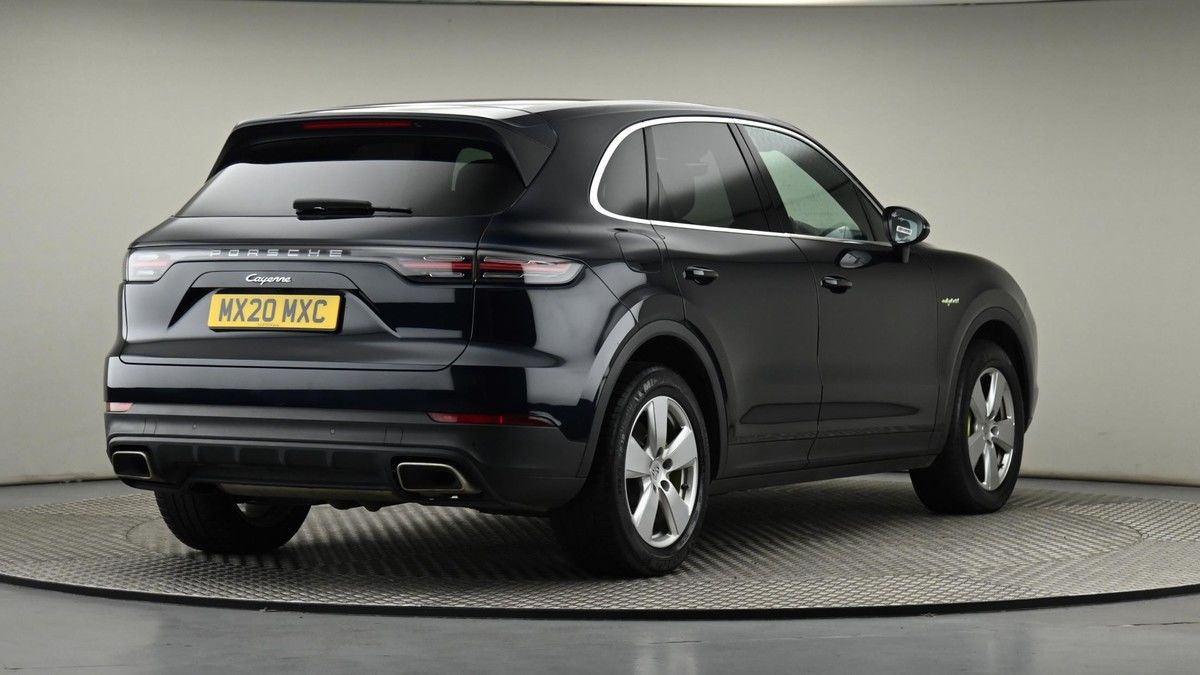 Porsche Cayenne Image 52