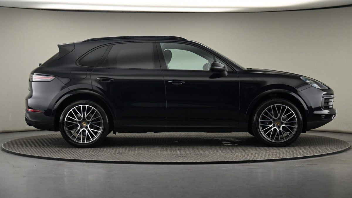 Porsche Cayenne Image 27