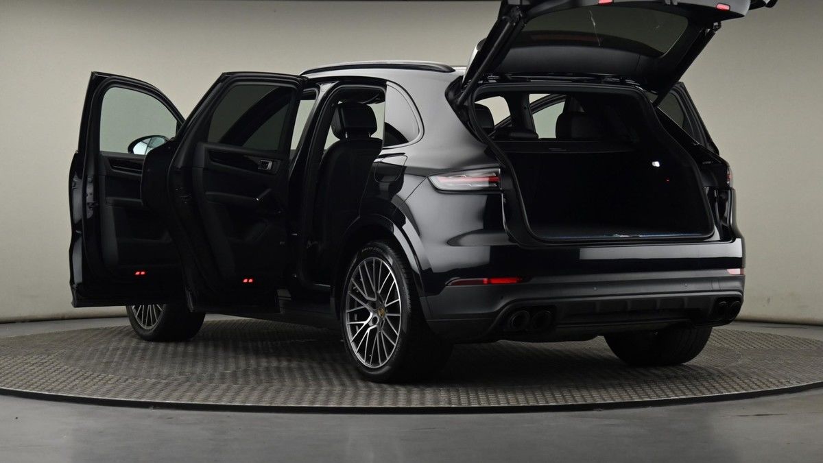 Porsche Cayenne Image 29
