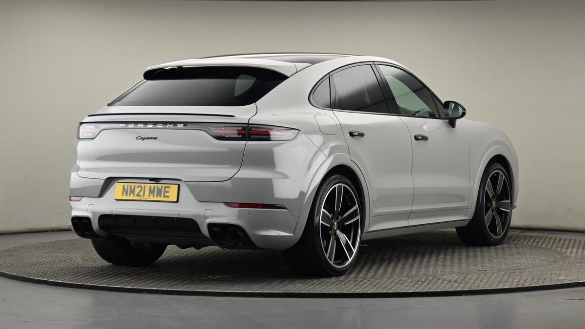 Porsche Cayenne Image 26