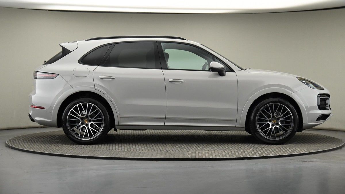 Porsche Cayenne Image 27