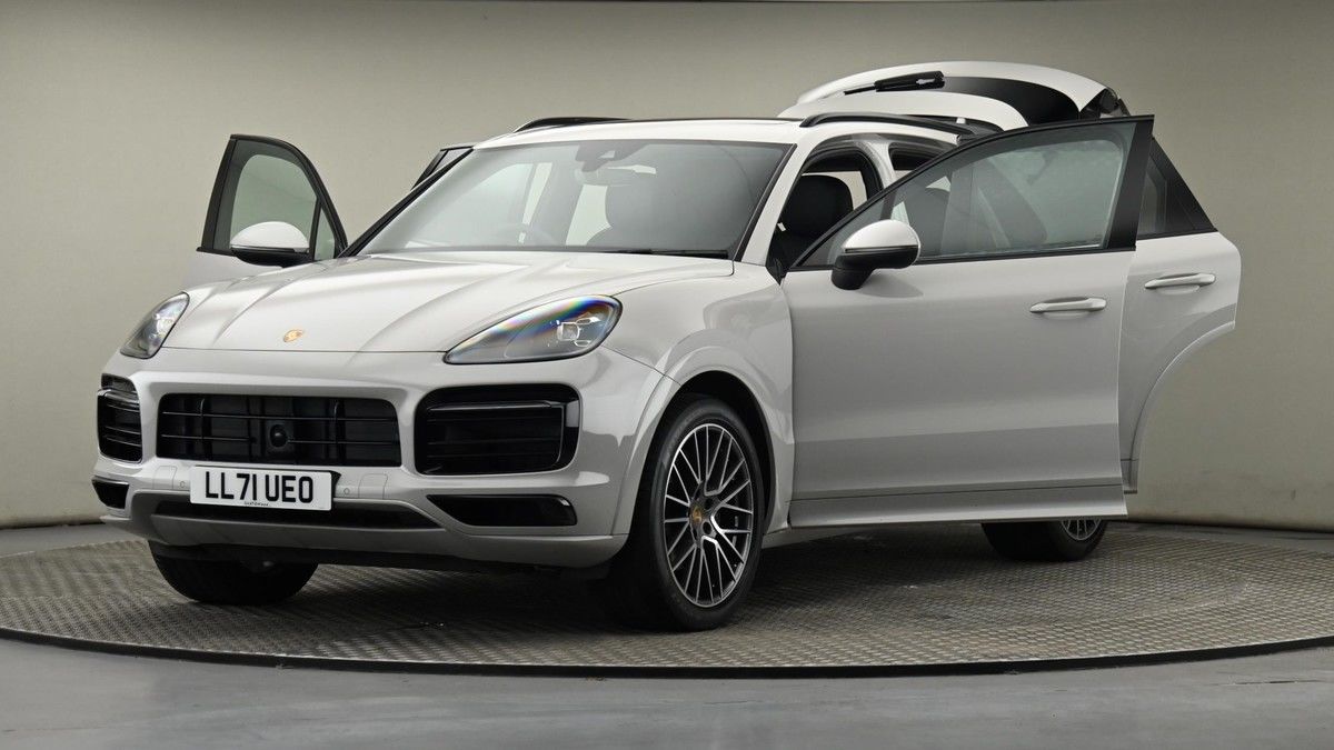 Porsche Cayenne Image 28