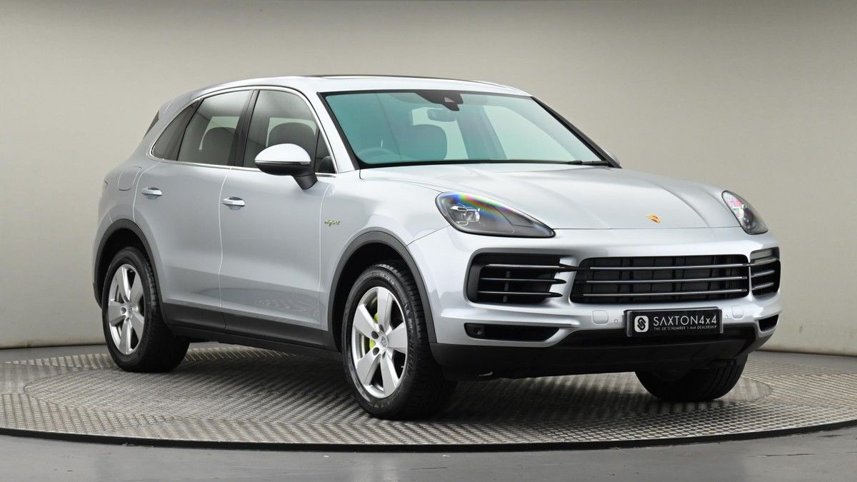 Porsche Cayenne Sticky Header Image