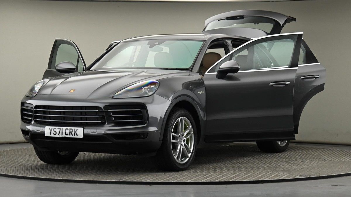 Porsche Cayenne Image 28