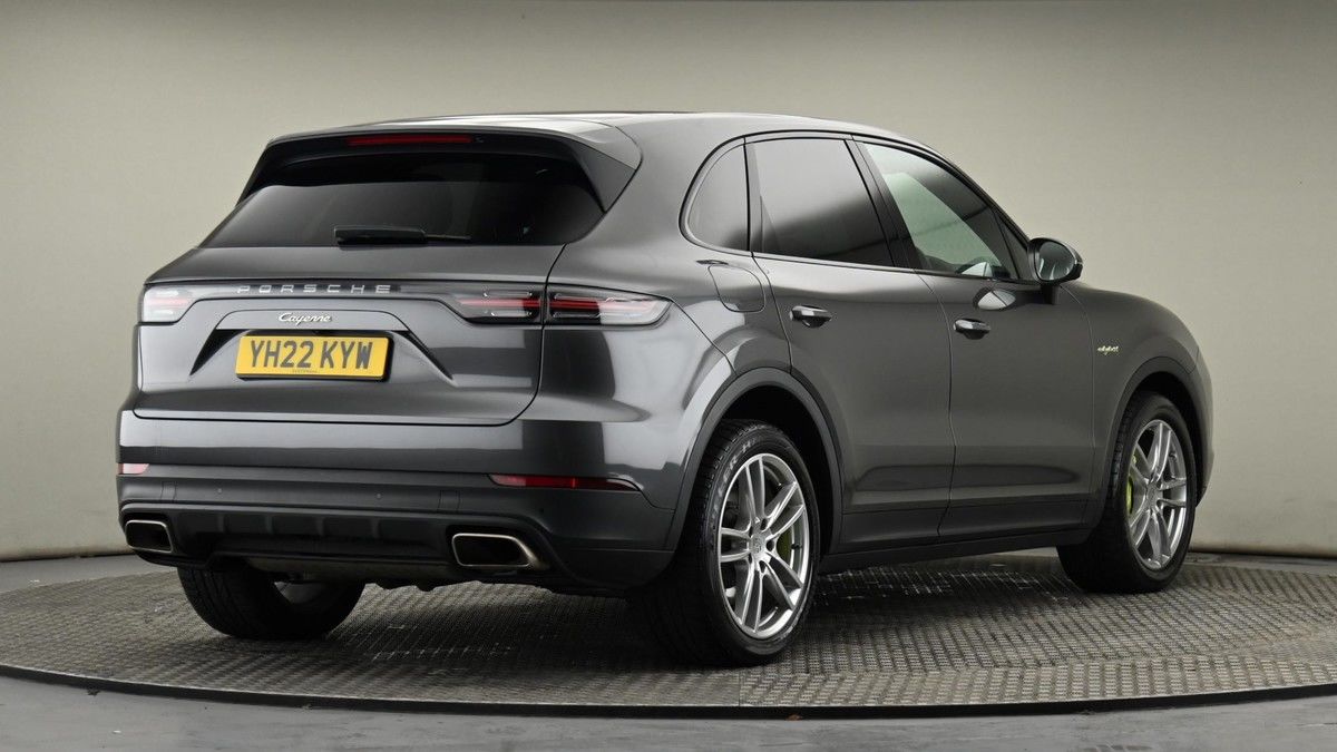 Porsche Cayenne Image 26