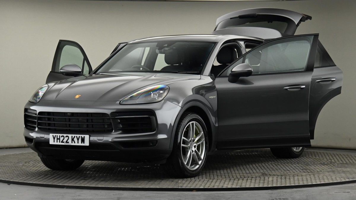 Porsche Cayenne Image 28