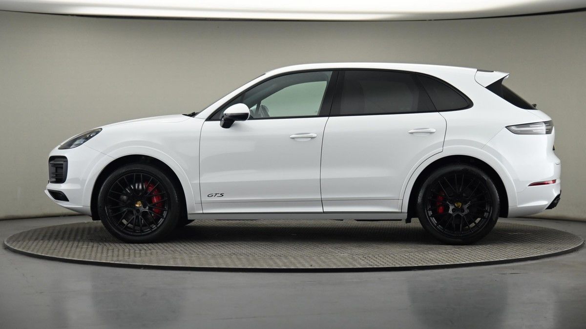 Porsche Cayenne Image 23
