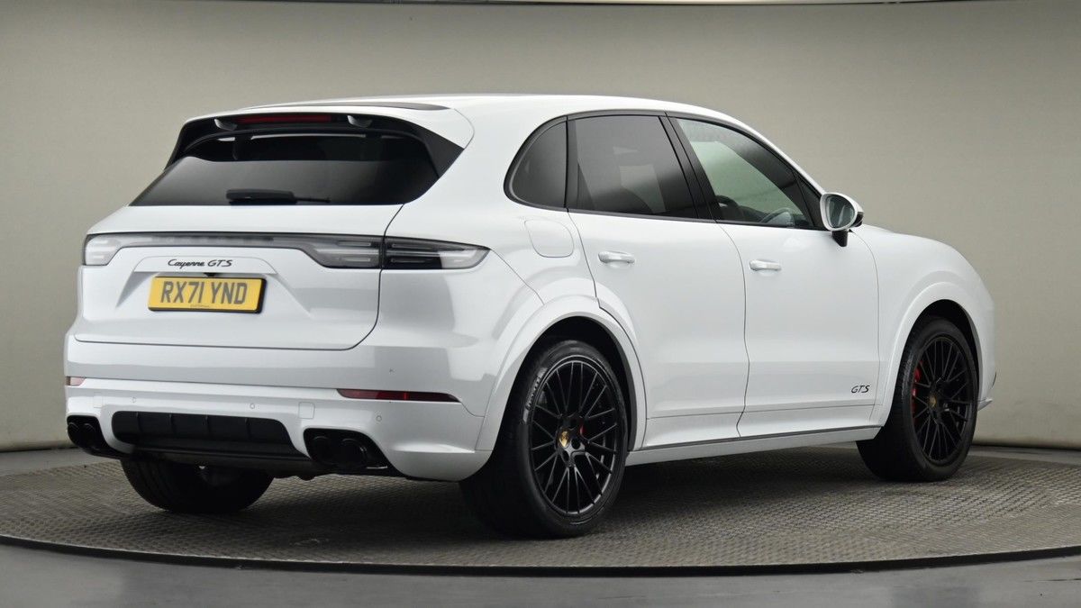 Porsche Cayenne Image 26