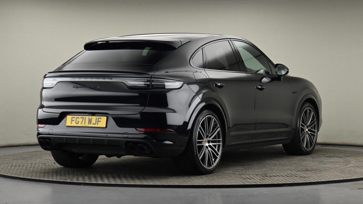 Porsche Cayenne Image 26