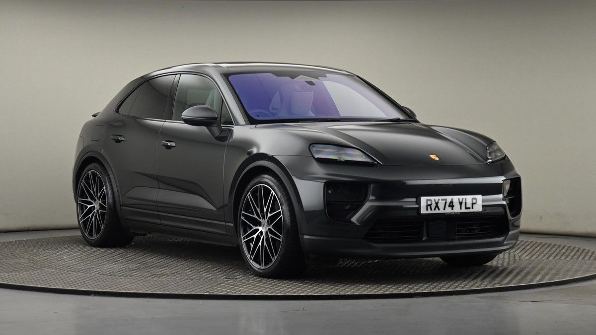 Porsche Macan Sticky Header Image