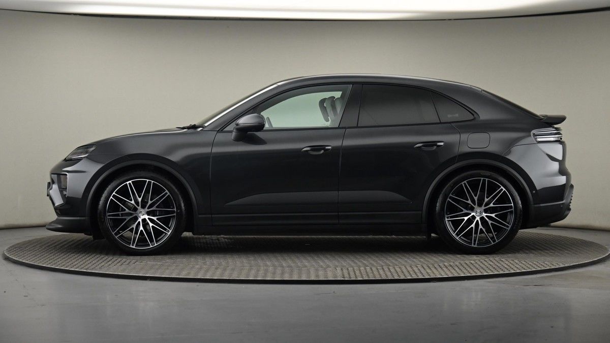 Porsche Macan Image 23