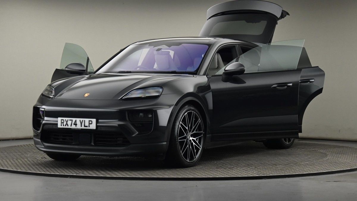 Porsche Macan Image 28