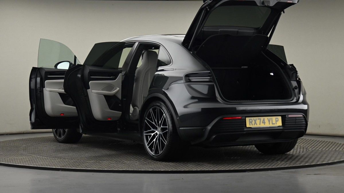 Porsche Macan Image 29