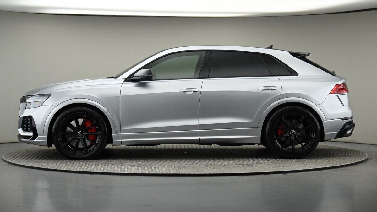 More views of Audi RSQ8