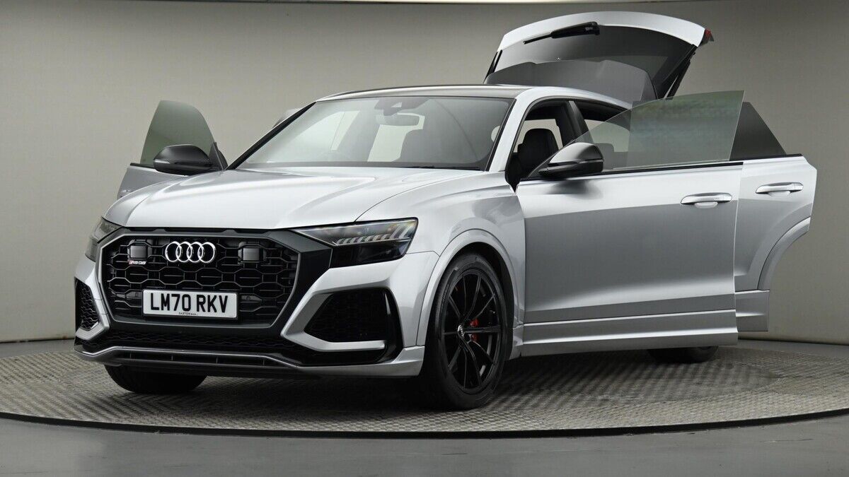 More views of Audi RSQ8