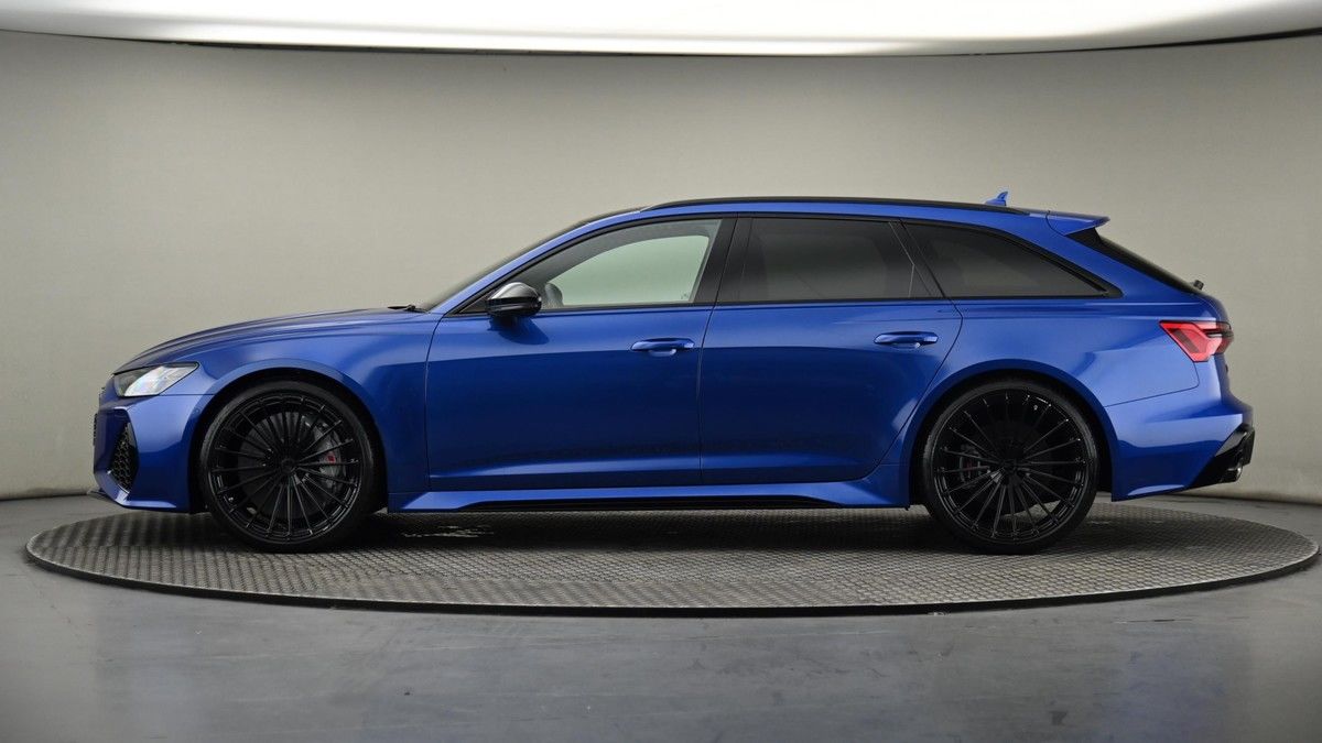 Audi RS6 Avant Image 23