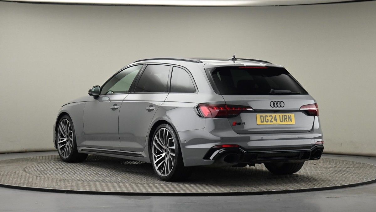 Audi RS4 Avant Image 24
