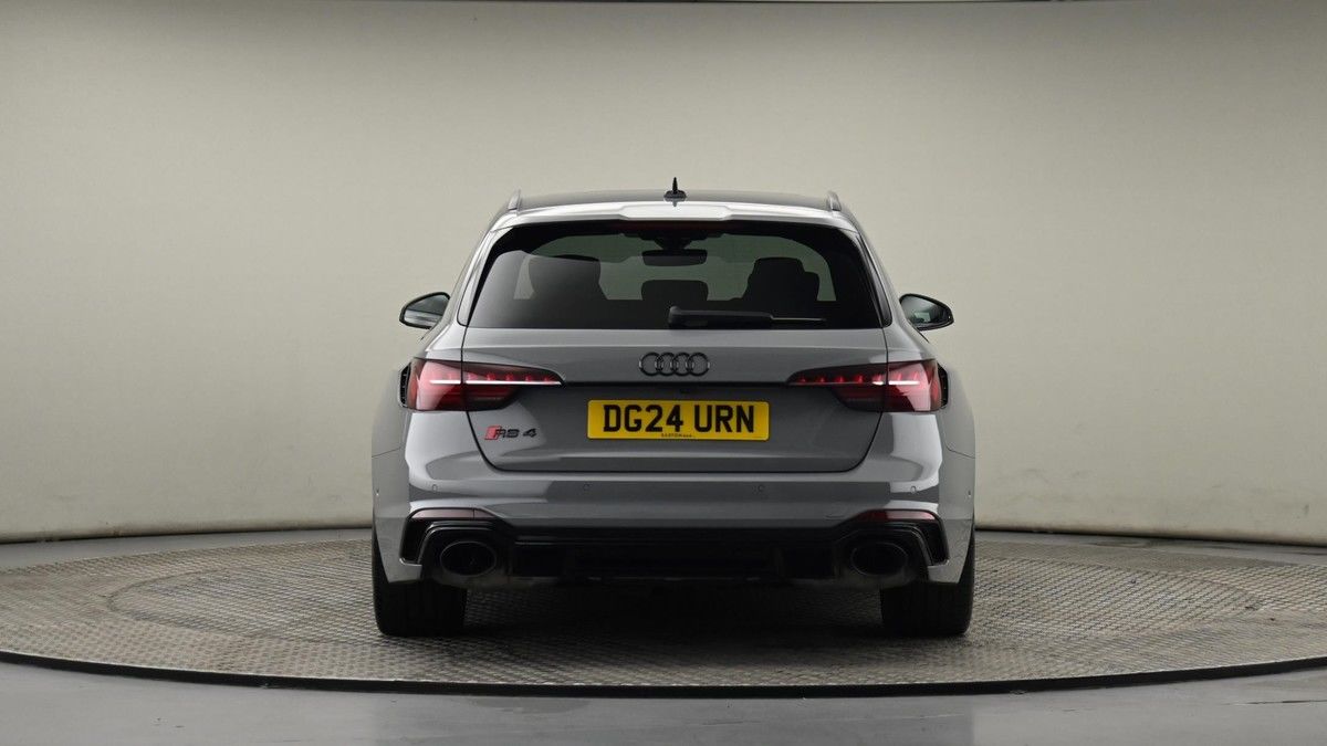Audi RS4 Avant Image 25