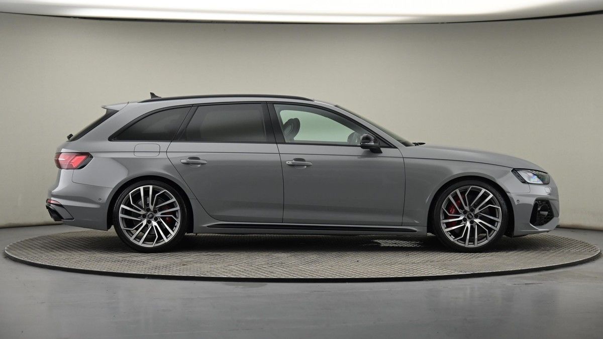 Audi RS4 Avant Image 27