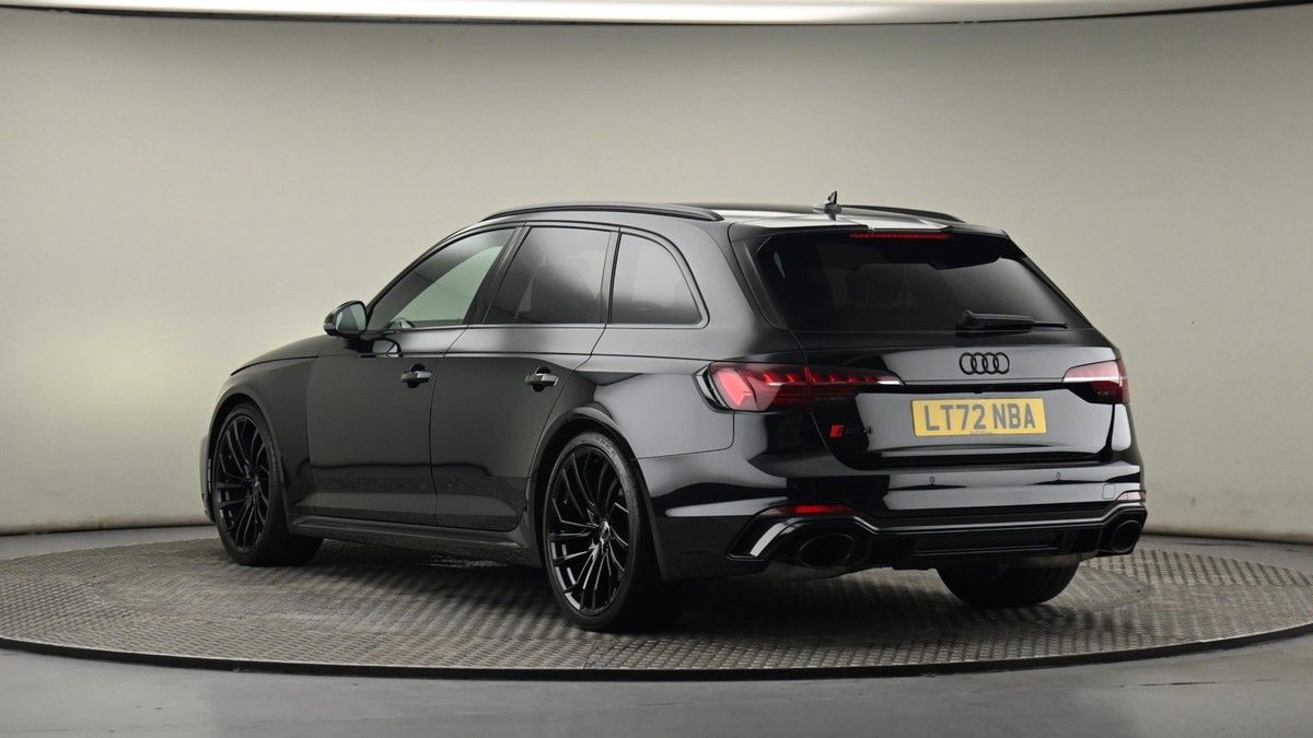 Audi RS4 Avant Image 23