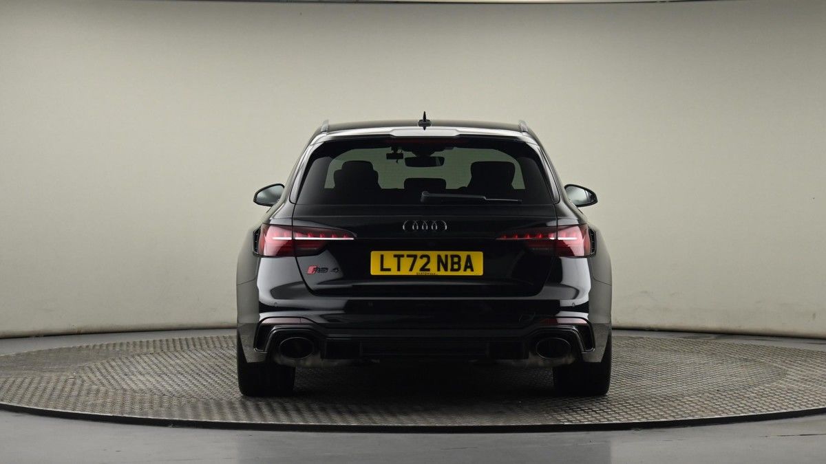 Audi RS4 Avant Image 24
