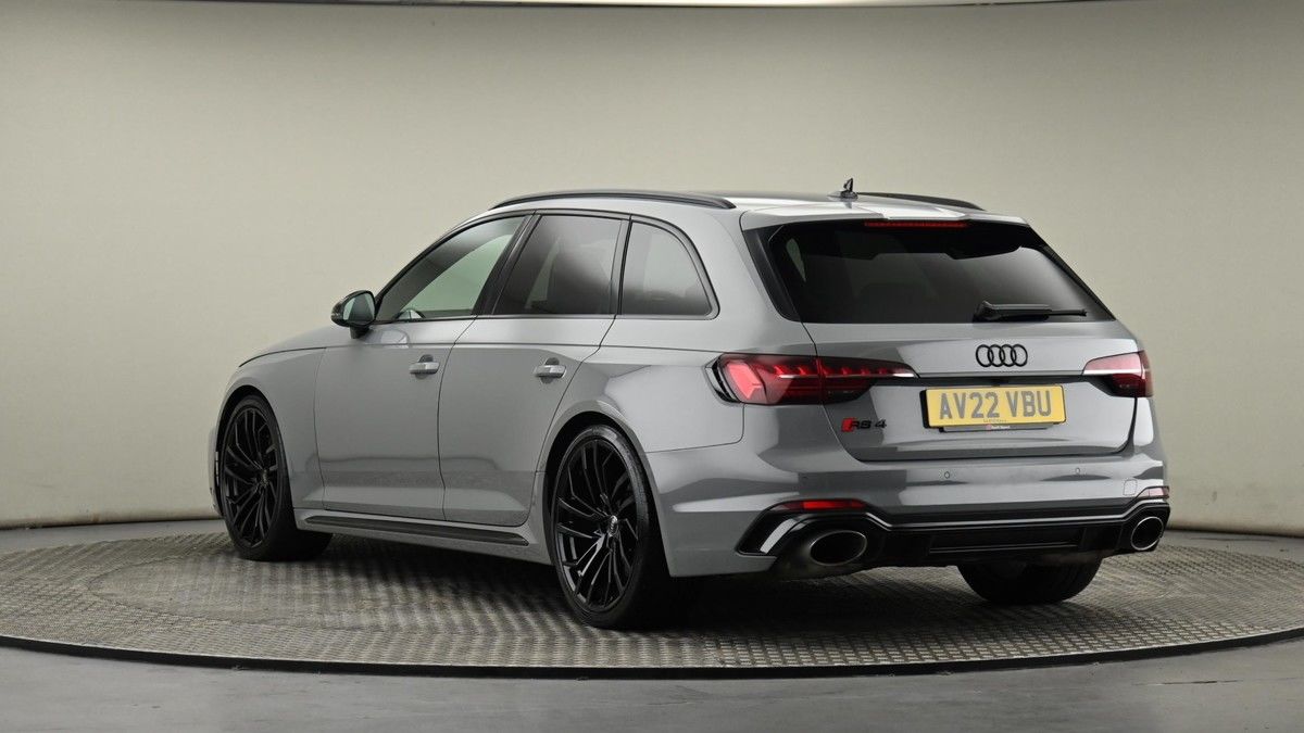Audi RS4 Avant Image 23