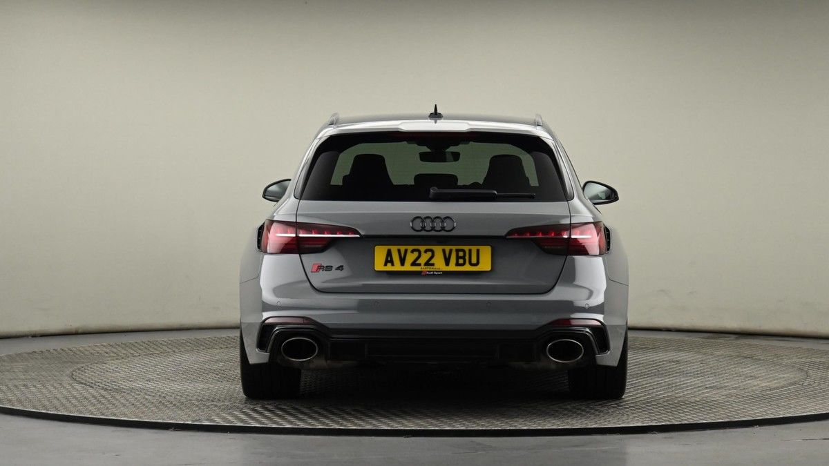 Audi RS4 Avant Image 24