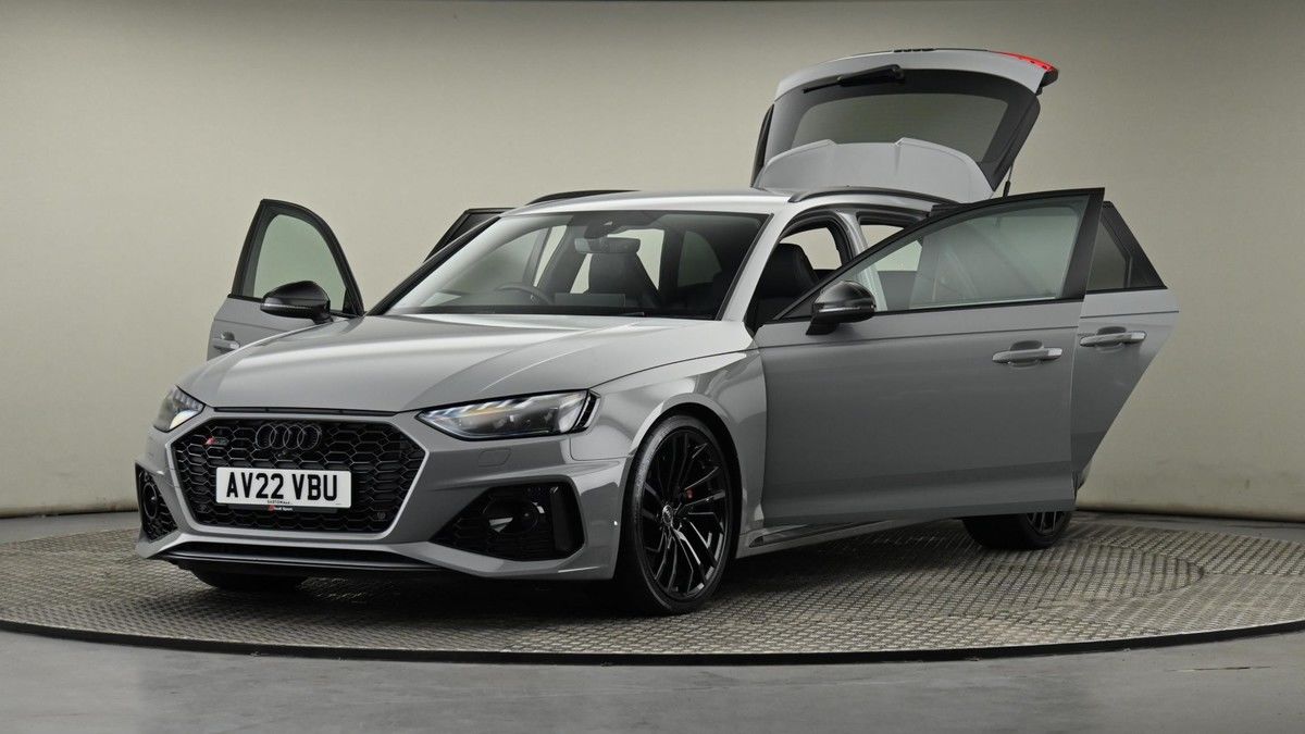 Audi RS4 Avant Image 27