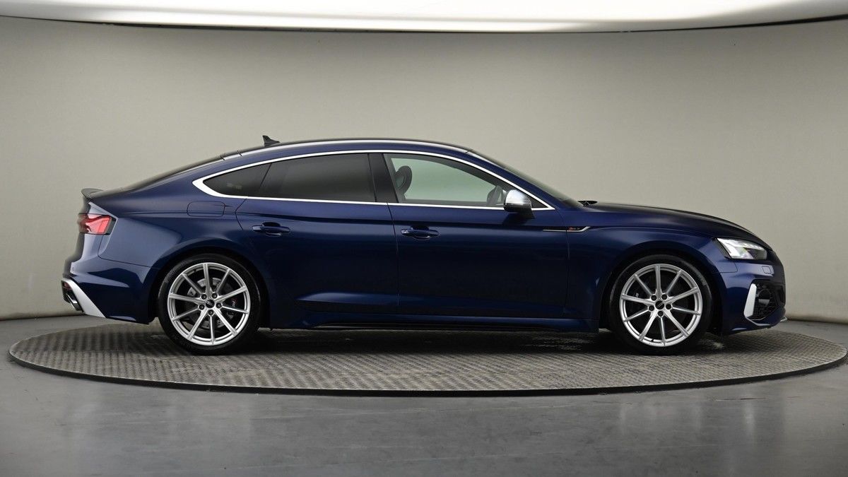 Audi RS5 Image 26