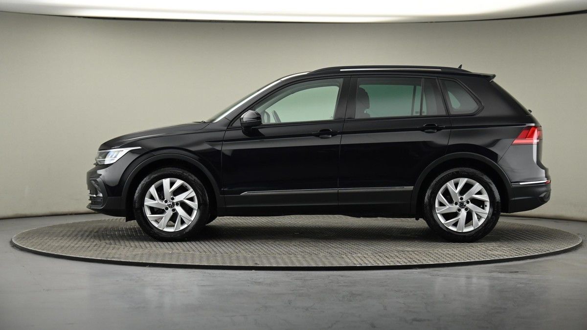 Volkswagen Tiguan Image 23