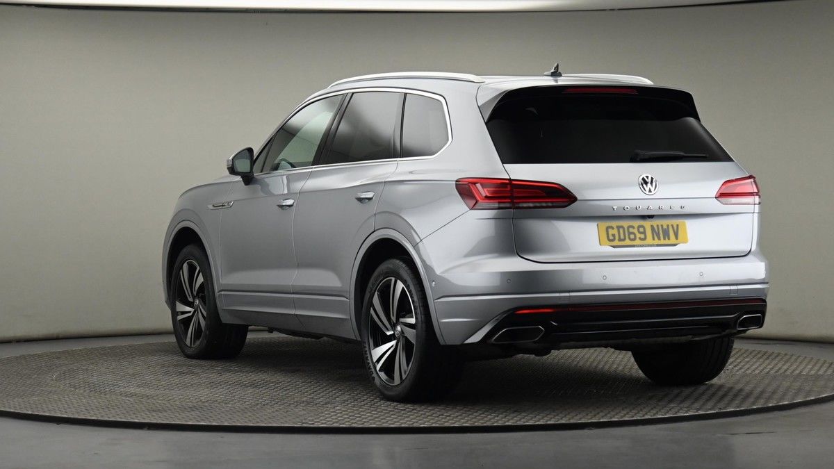 Volkswagen Touareg Image 24