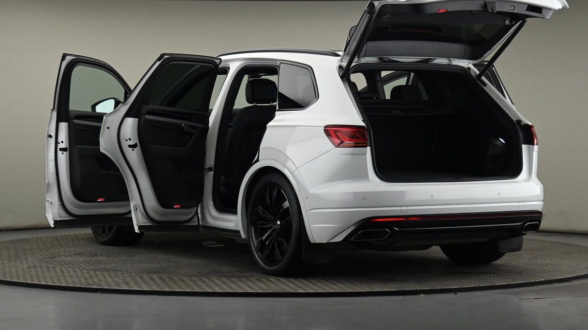 Volkswagen Touareg Image 29