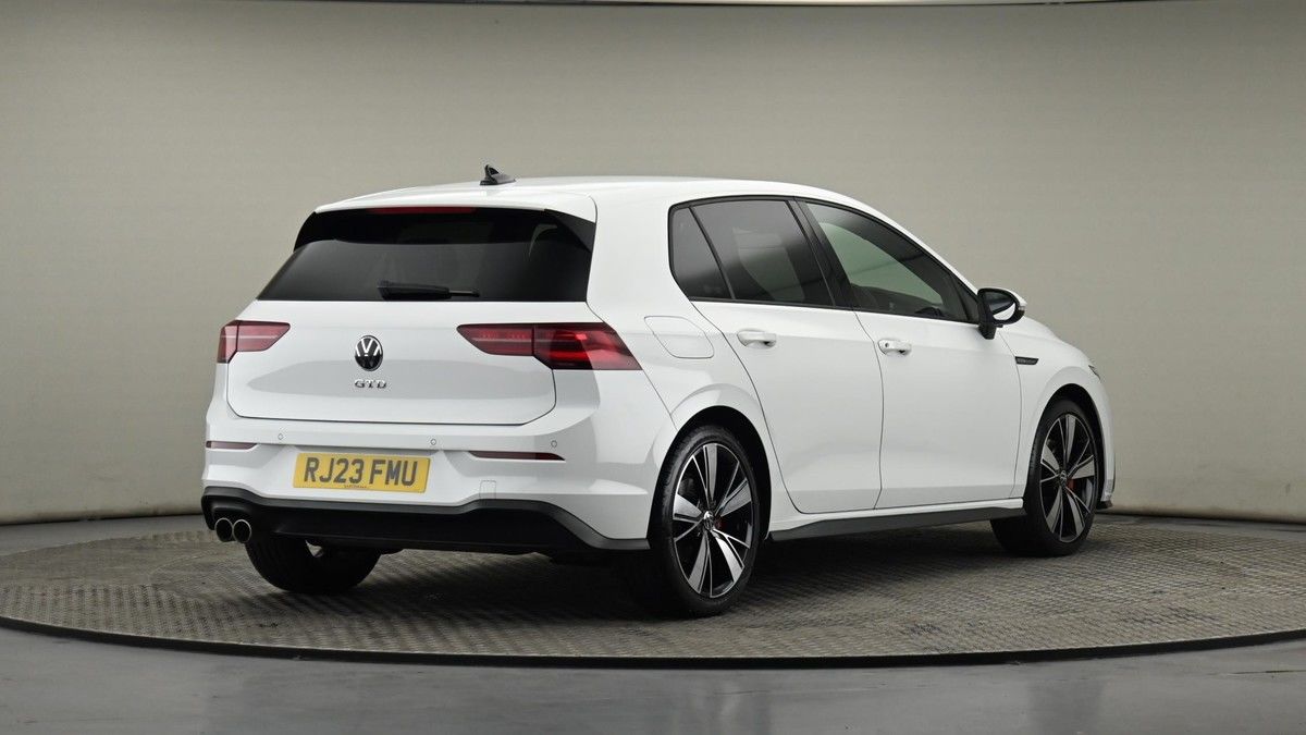 Volkswagen Golf Image 26