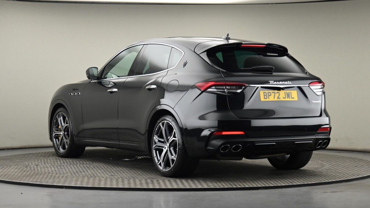Maserati Levante Image 24