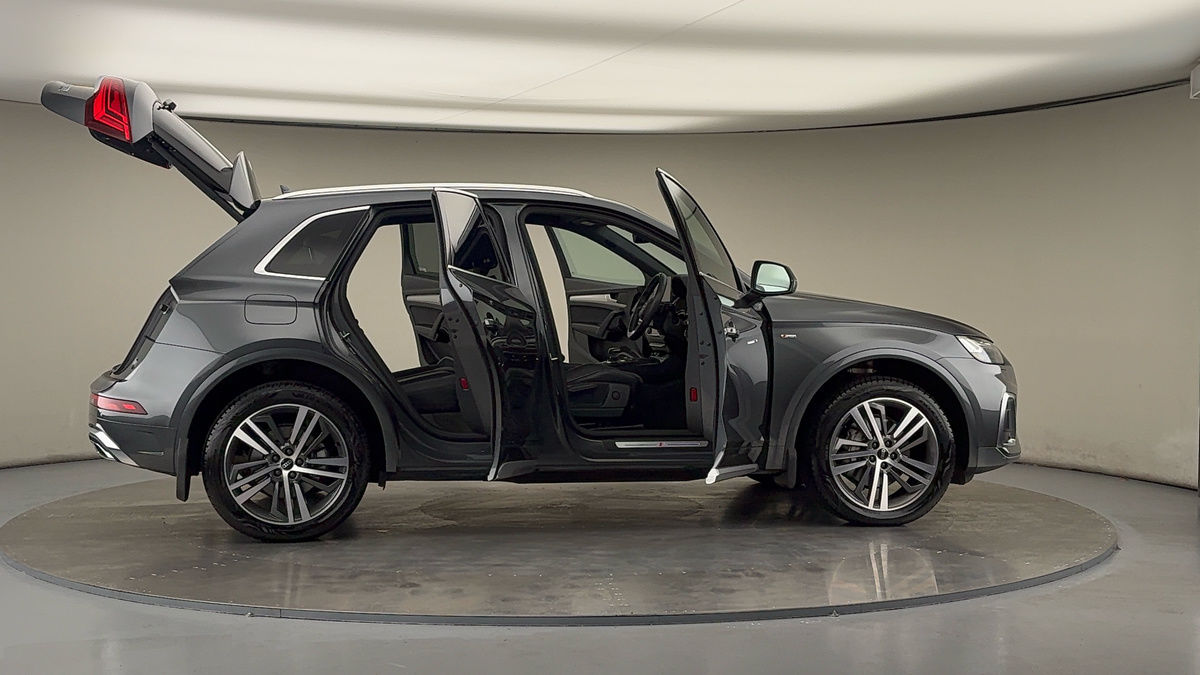 More views of Audi Q5
