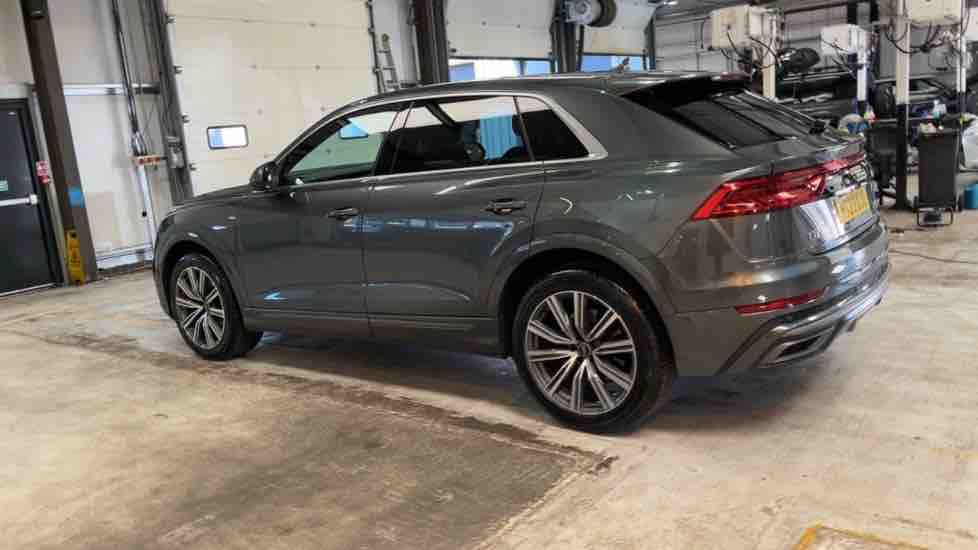 More views of Audi Q8