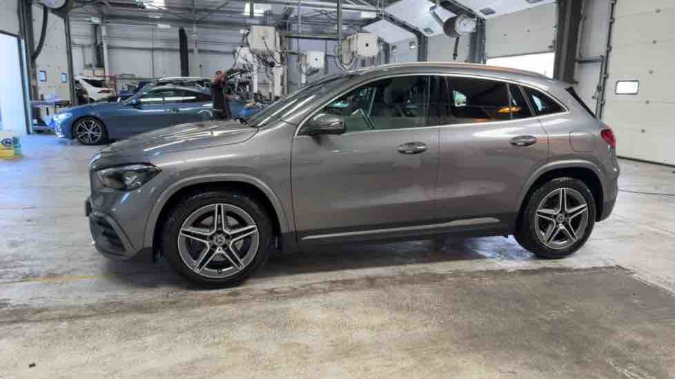 More views of Mercedes-Benz GLA