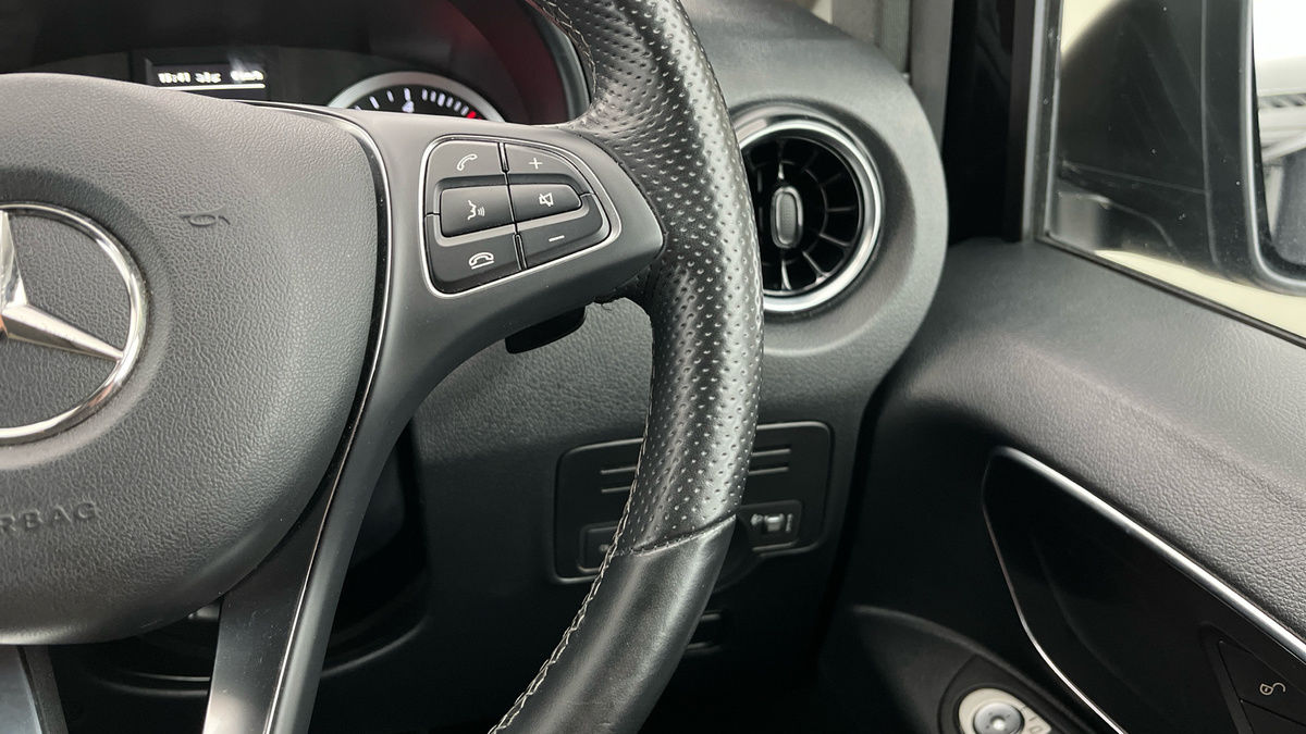 Mercedes-Benz Vito Image 14