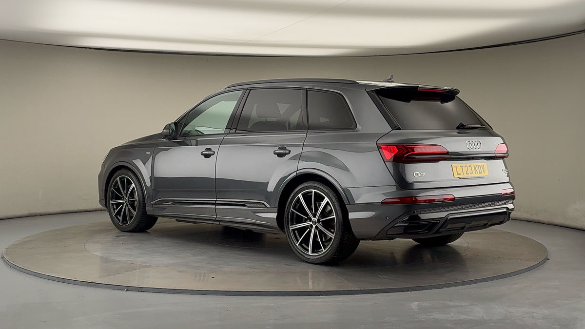 More views of Audi Q7