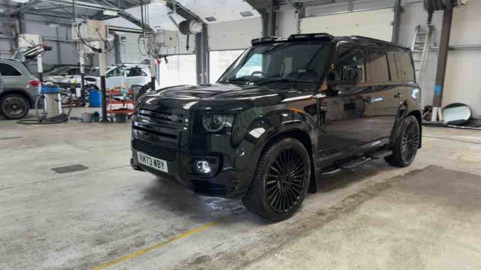 More views of Land Rover Defender 110
