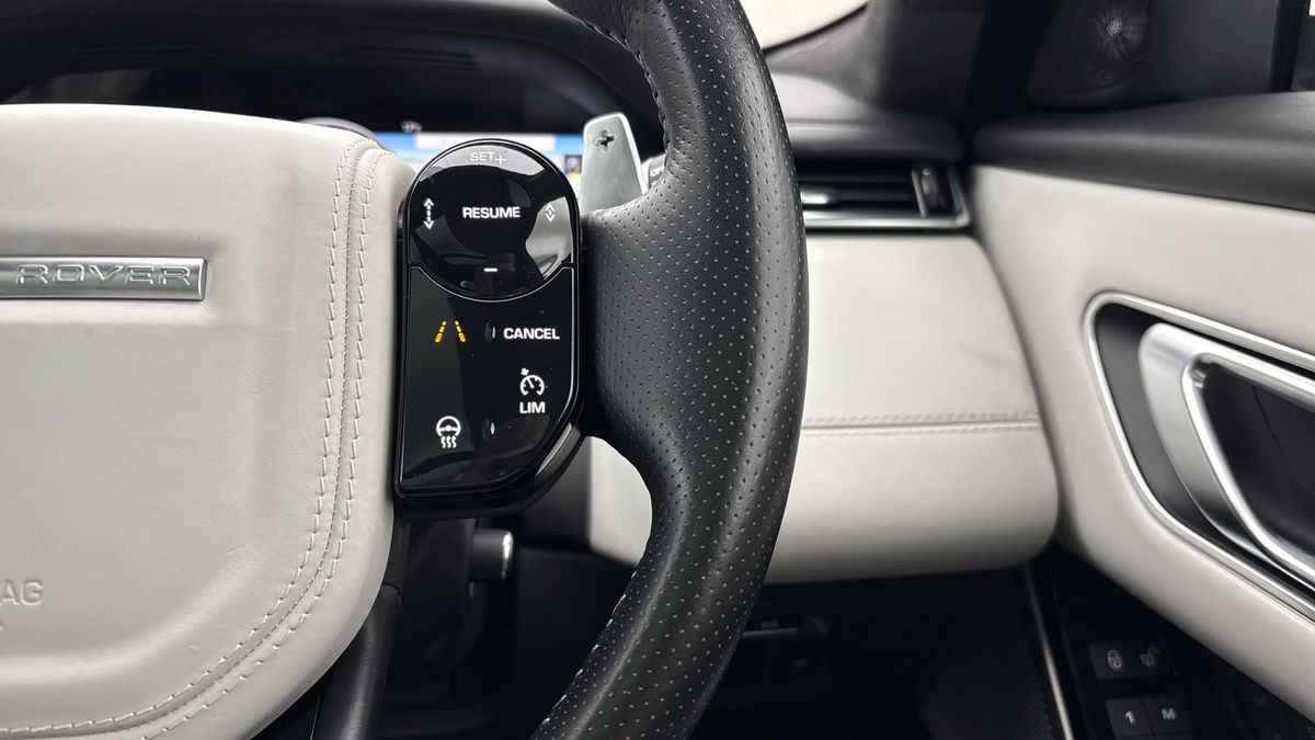 Land Rover Range Rover Velar Image 14