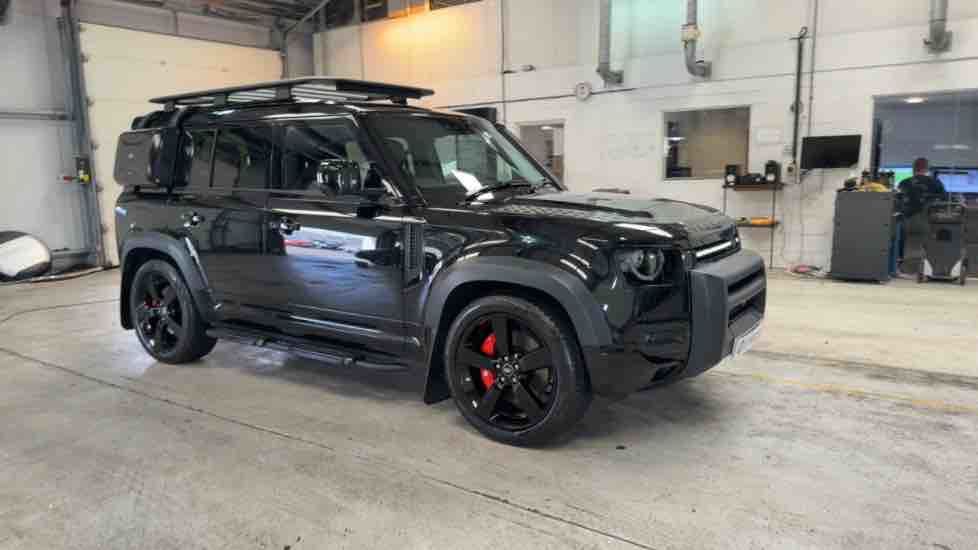 More views of Land Rover Defender 110