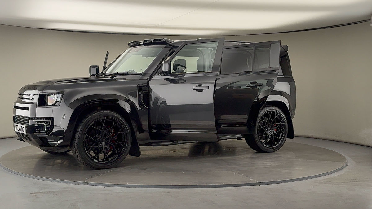 More views of Land Rover Defender 110