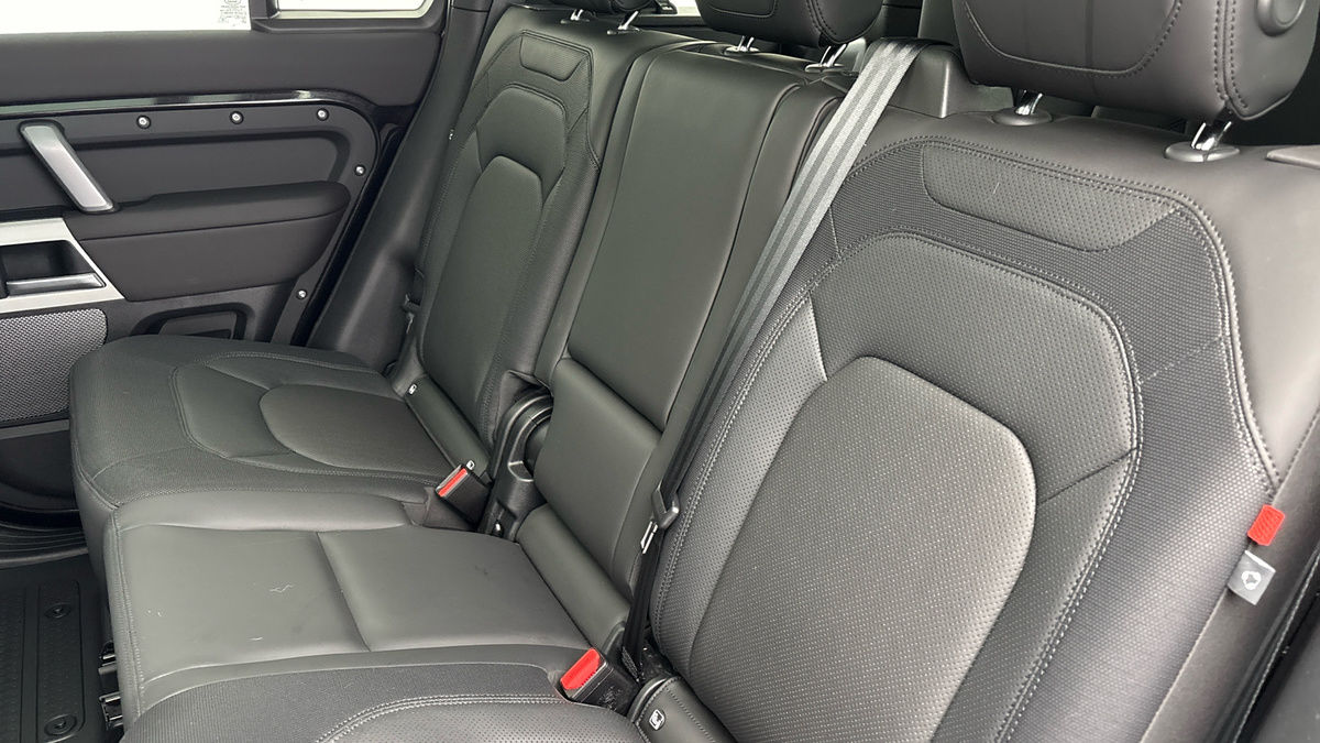 Land Rover Defender 110 Urban Image 8