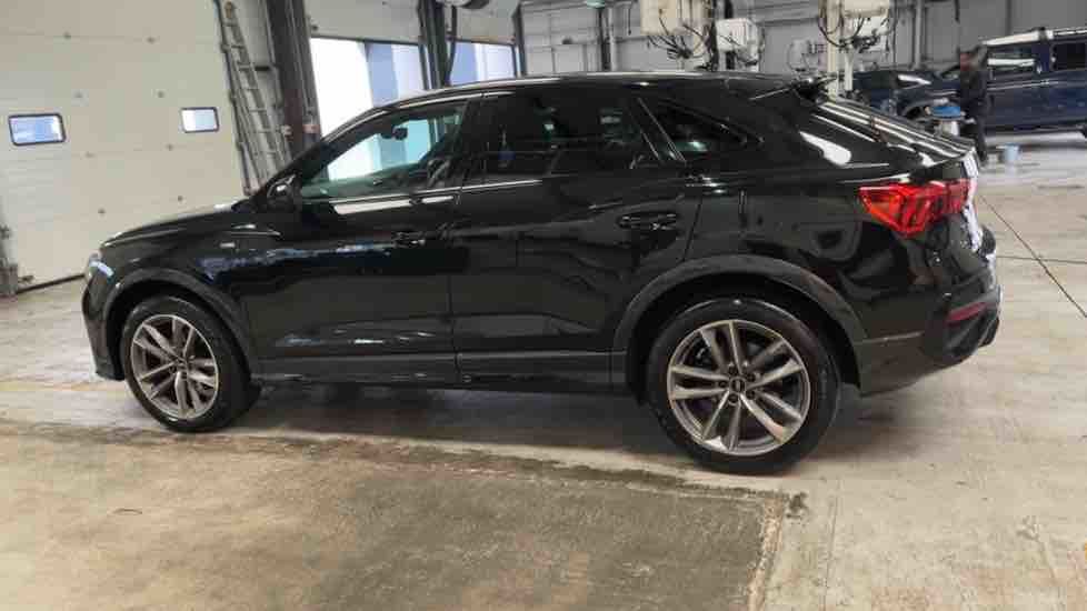 More views of Audi Q3