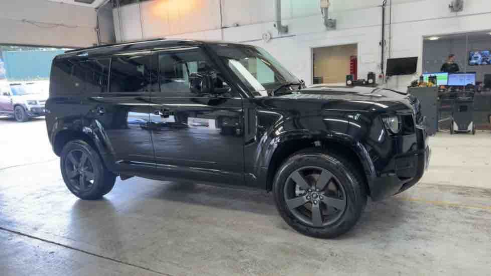 More views of Land Rover Defender 110