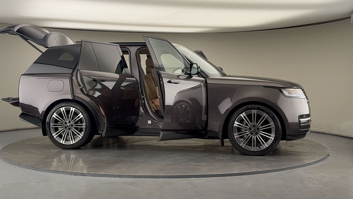 More views of Land Rover Range Rover