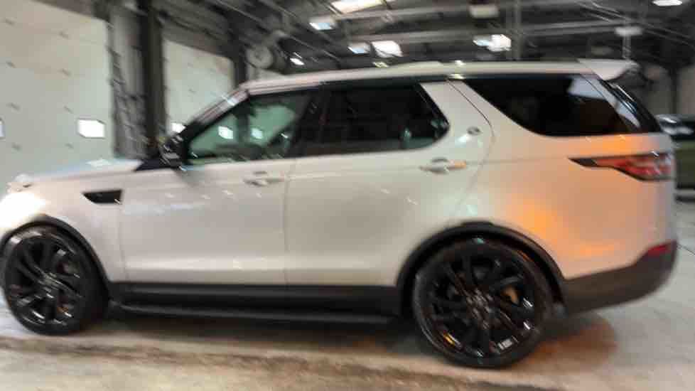 More views of Land Rover Discovery